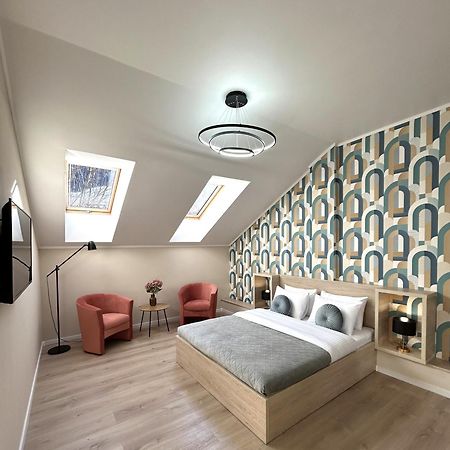 Modern Apartment In The City Center Lviv Eksteriør bilde