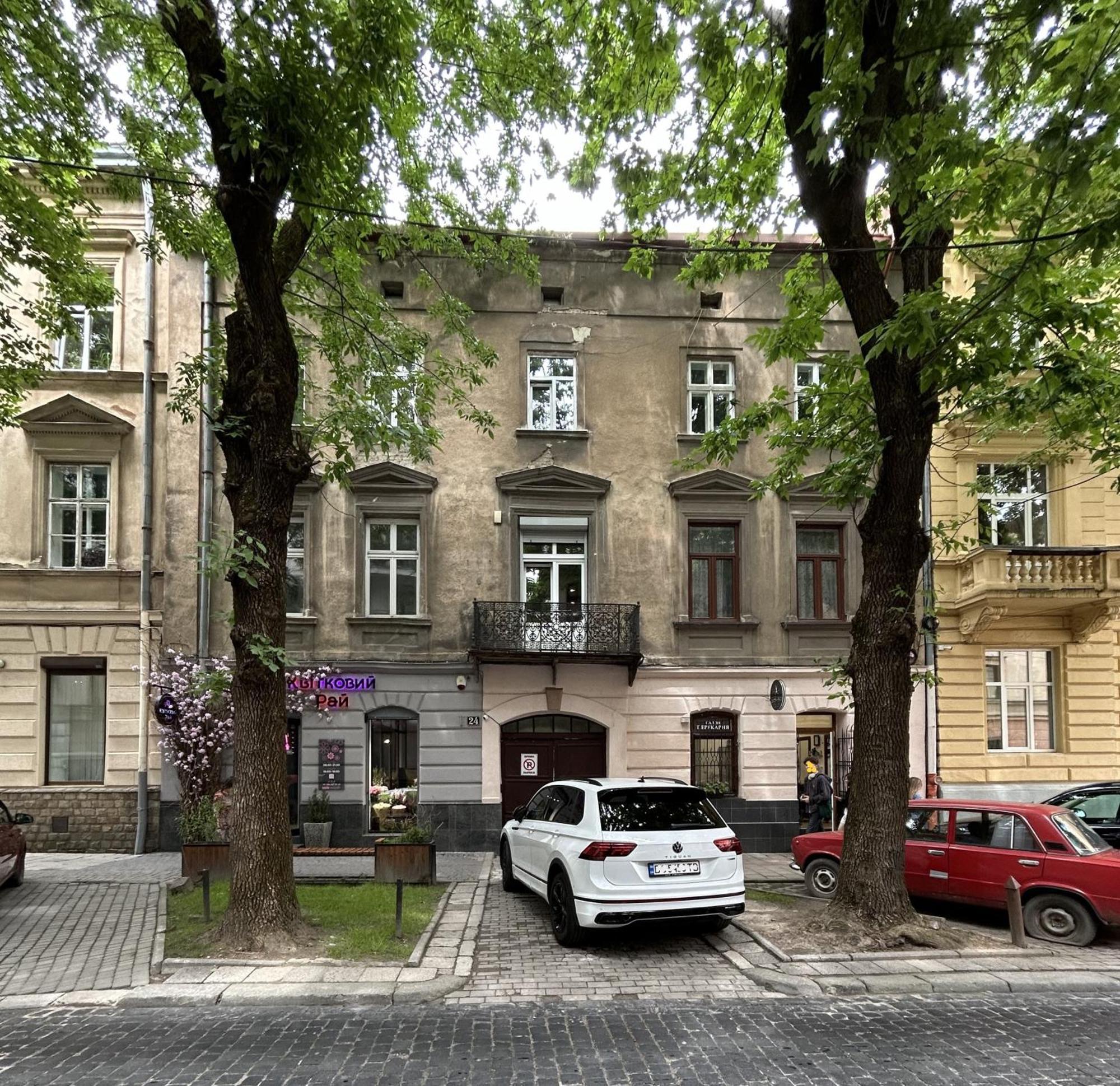 Modern Apartment In The City Center Lviv Eksteriør bilde